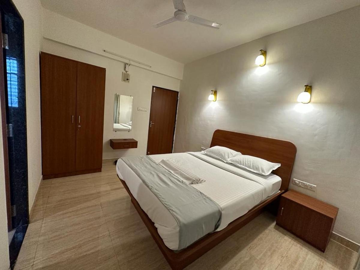 Hotel Sandesh Palace โลนาวาลา ภายนอก รูปภาพ