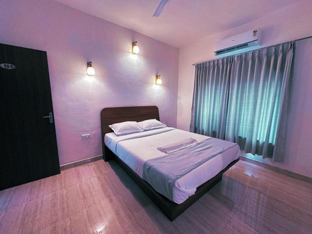 Hotel Sandesh Palace โลนาวาลา ภายนอก รูปภาพ
